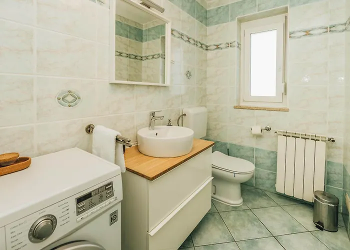 Luna Semesterbostad *